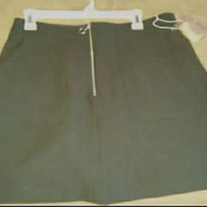 Forever 21 zipper Skirt w/Deep Pocjets